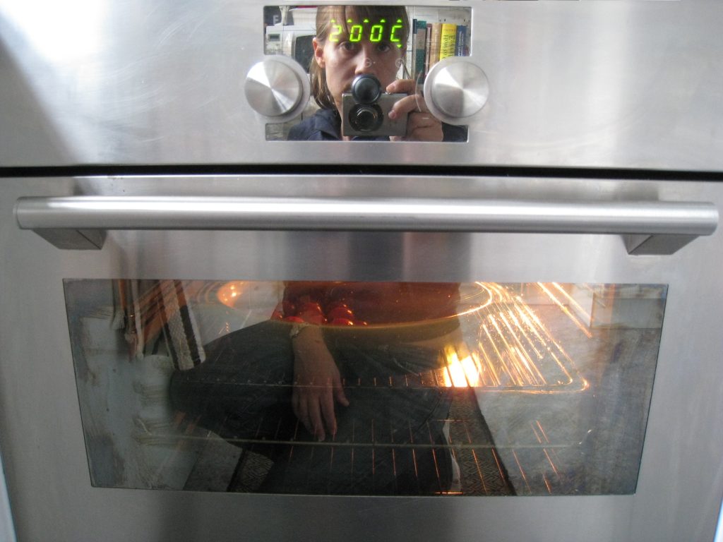 Why your oven temperature feels wrong: calibration and uneven baking explained